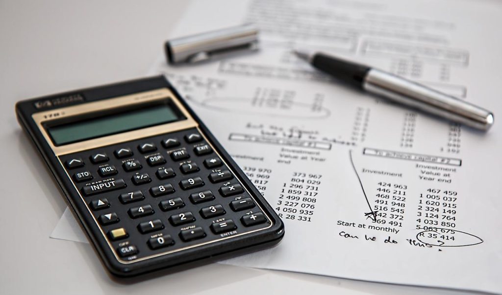 Professionele boekhouder in Kortrijk die ondernemers ondersteunt met financiële planning en boekhoudkundige diensten