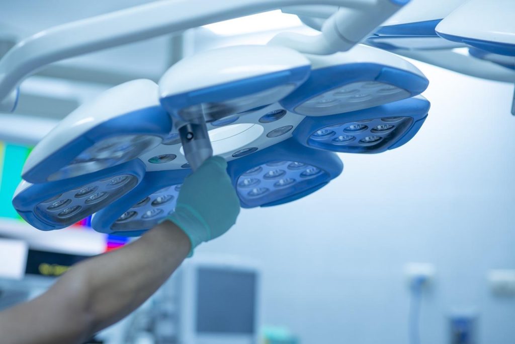 Kliniek voor esthetische chirurgie in Gent met moderne faciliteiten en ervaren chirurgen voor borstvergrotingen en gelaatscor
