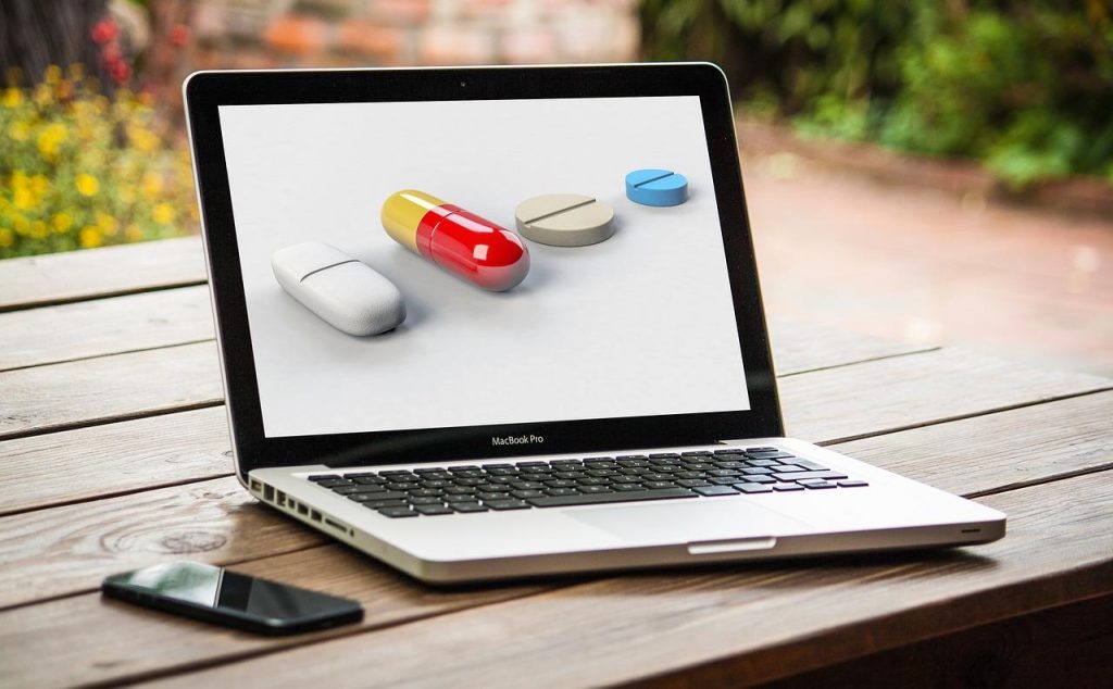 Innovatieve wereld van online gezondheidszorg met digitale apotheek interface, e-recepten en online consultaties