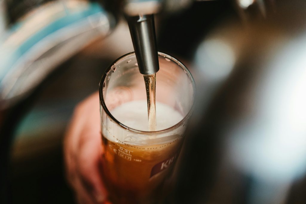 Duurzaam vakmanschap in een bourgondische brouwerij in Geel met traditionele brouwmethodes en lokale bioingredïenten