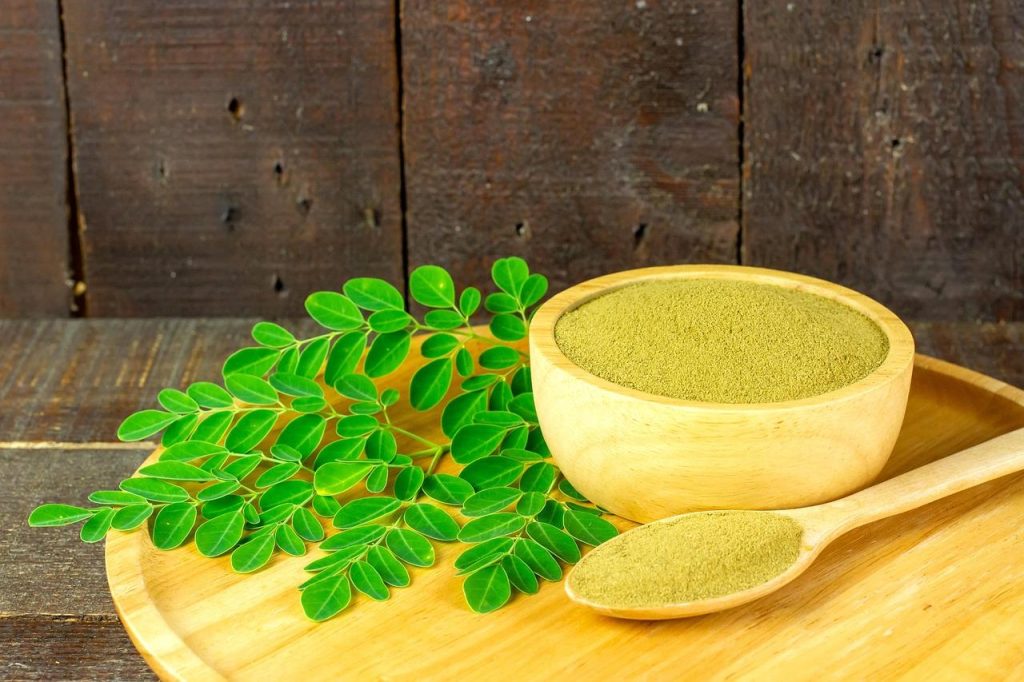 Biologische supplementen inclusief vitamines, mineralen en kruidenextracten voor natuurlijke gezondheid en welzijn